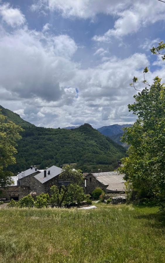 Apartamentos Turisticos: Tu Casa En Sahun Dış mekan fotoğraf