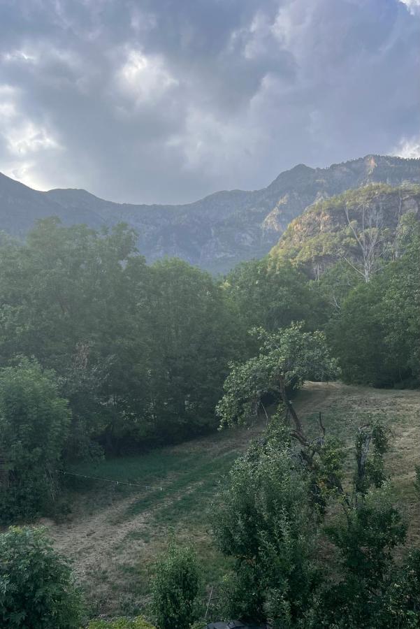 Apartamentos Turisticos: Tu Casa En Sahun Dış mekan fotoğraf